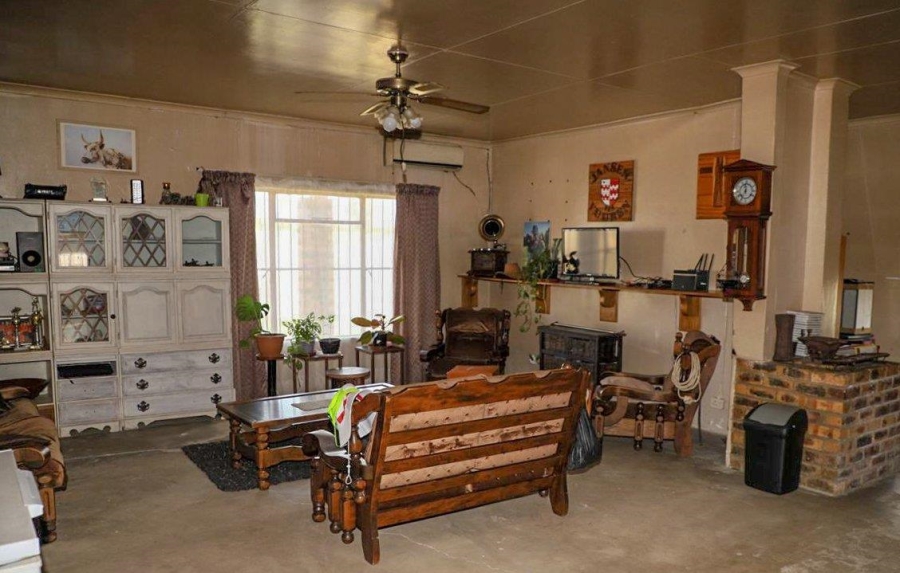 6 Bedroom Property for Sale in Koppies Rural Free State